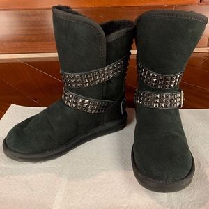 AUSTRALIAN LUXE COLLECTION STUDDED WINTER BOOT! 6!